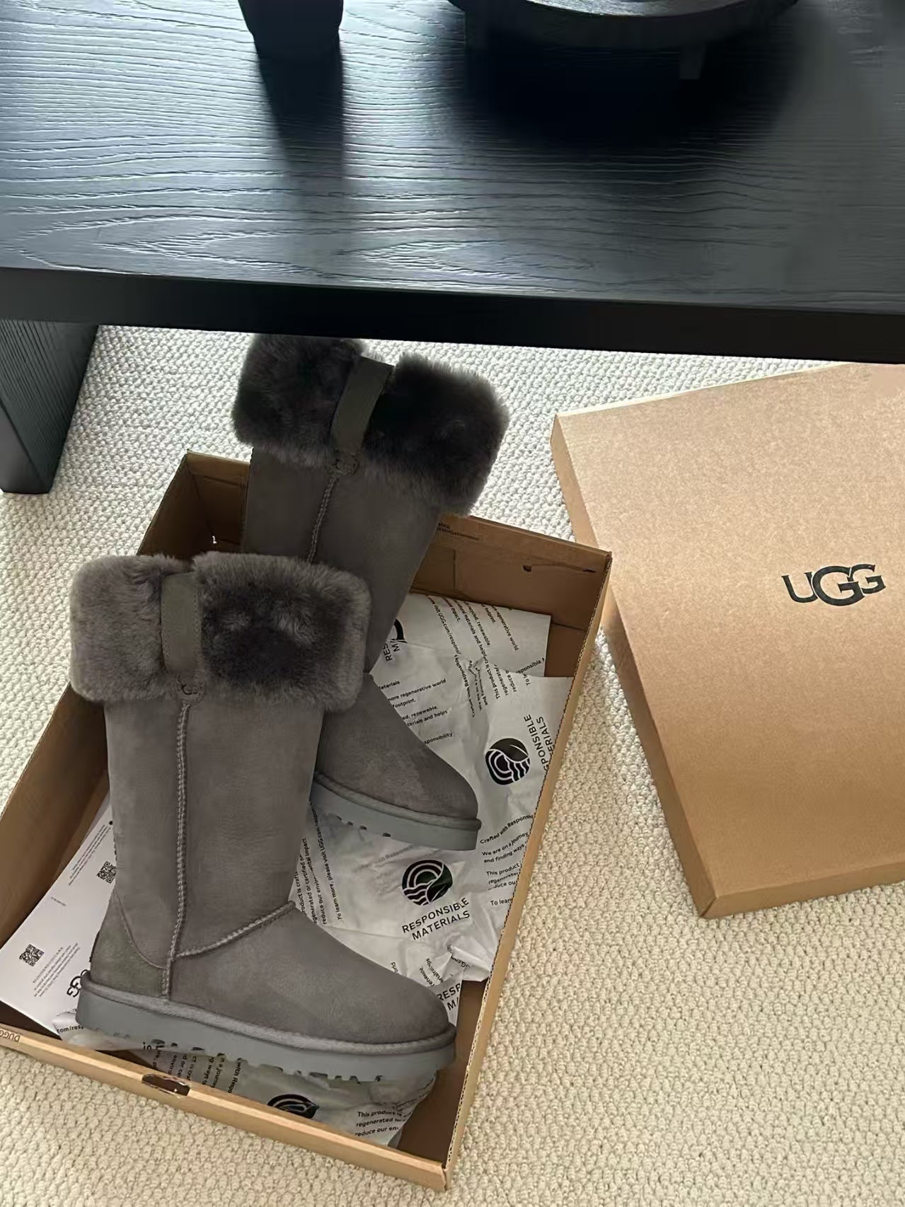 UGG BOOTS