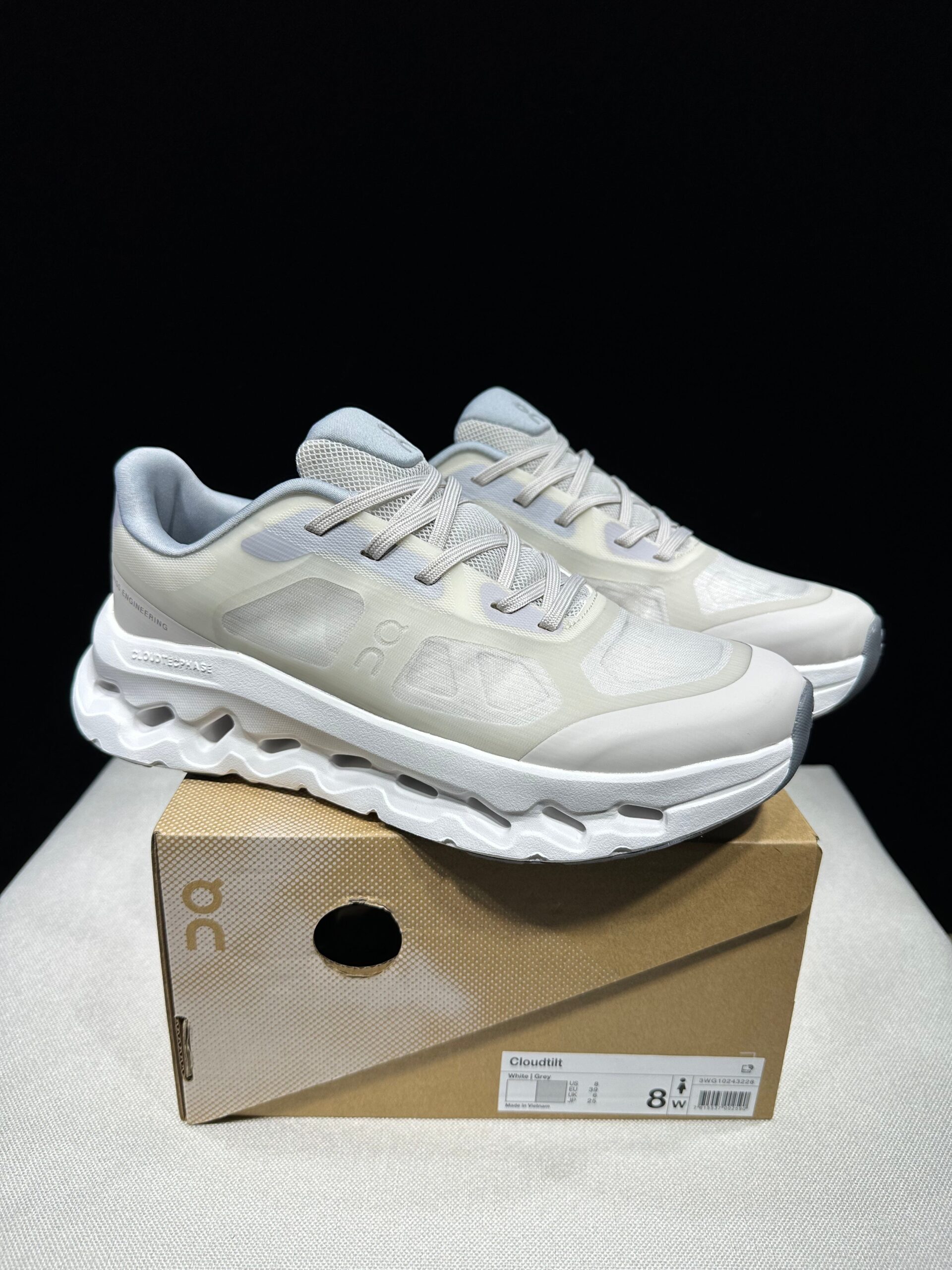 ON RUNNING Inspired On Cloudtilt Remix