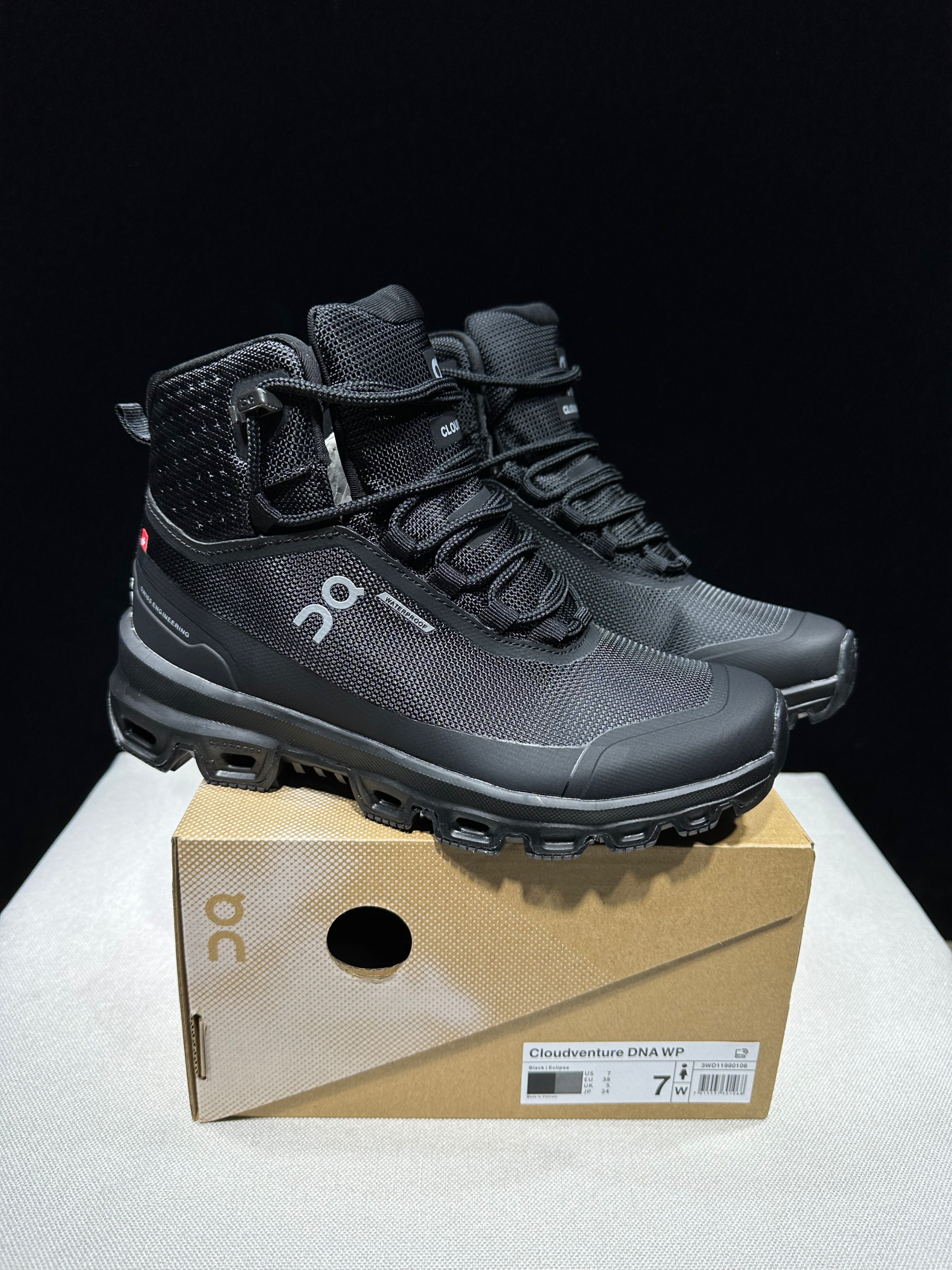 ON RUNNING Inspired On Cloudventure DNA W 2colors