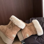UGG BOOTS