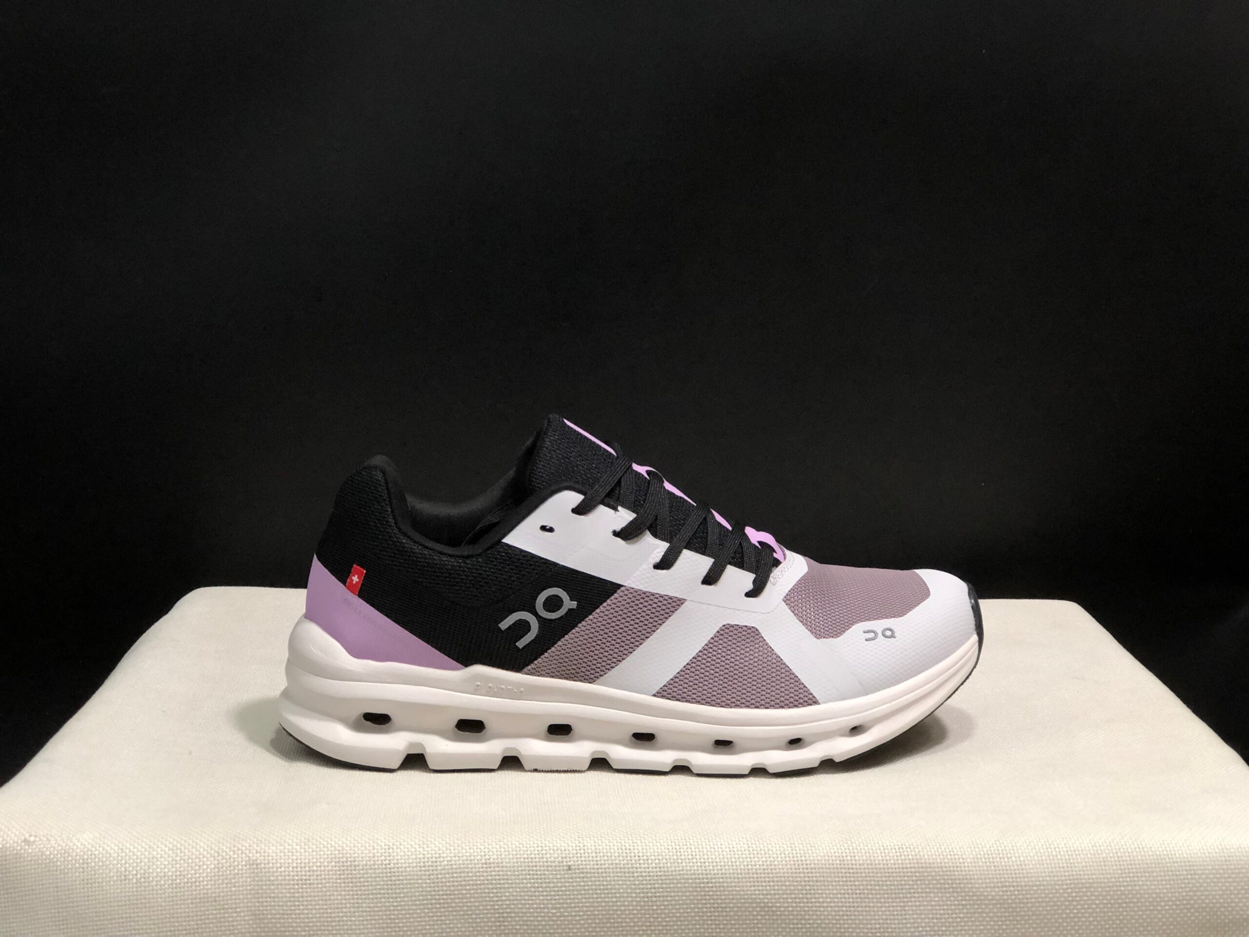 On Running shoes inspired Cloudrunner