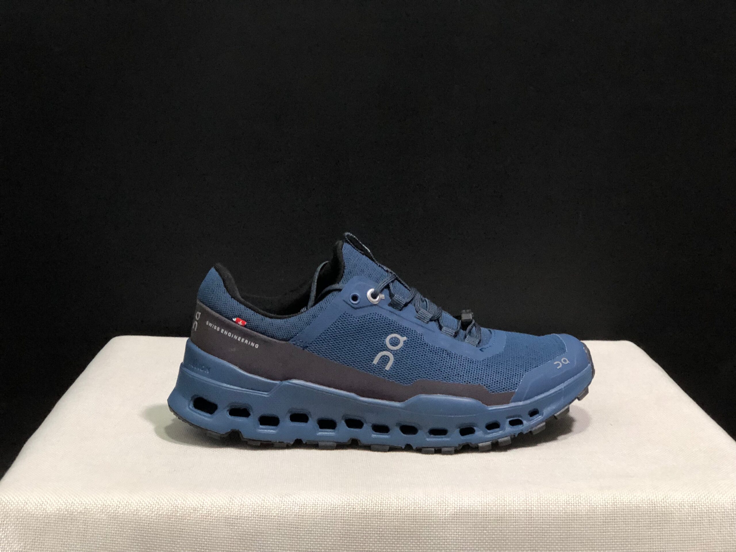 On Running shoes inspired Cloud Ultra