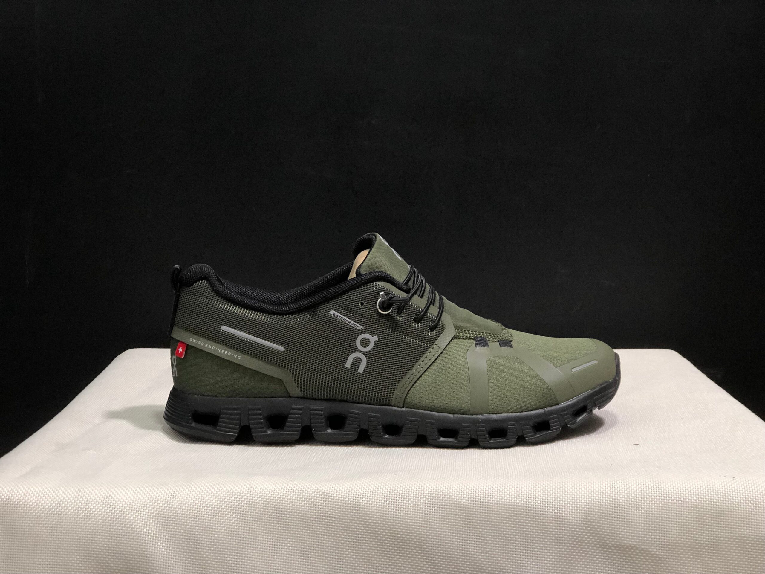 On Running shoes inspired Cloud