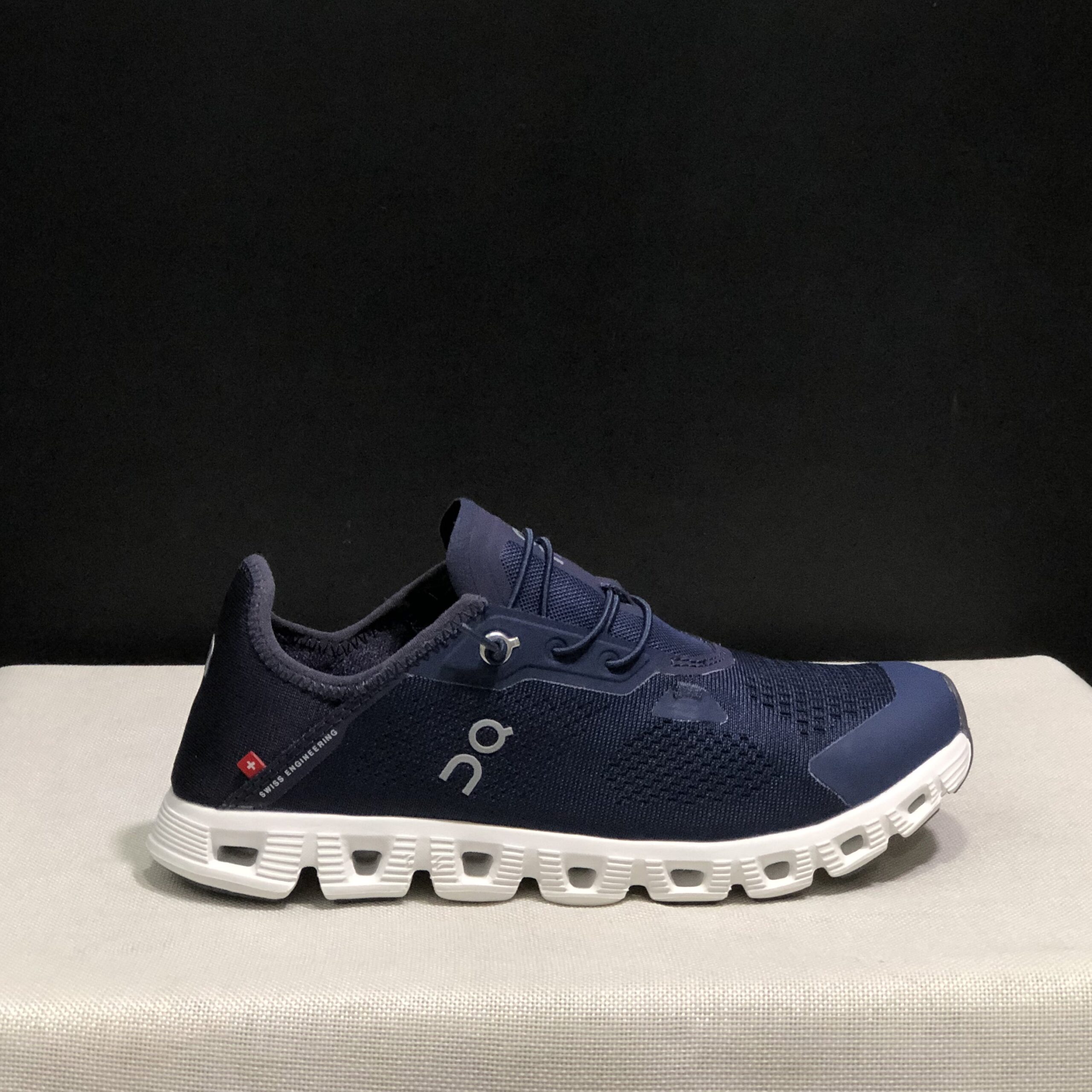 On Running shoes inspired Cloud 5 Coast