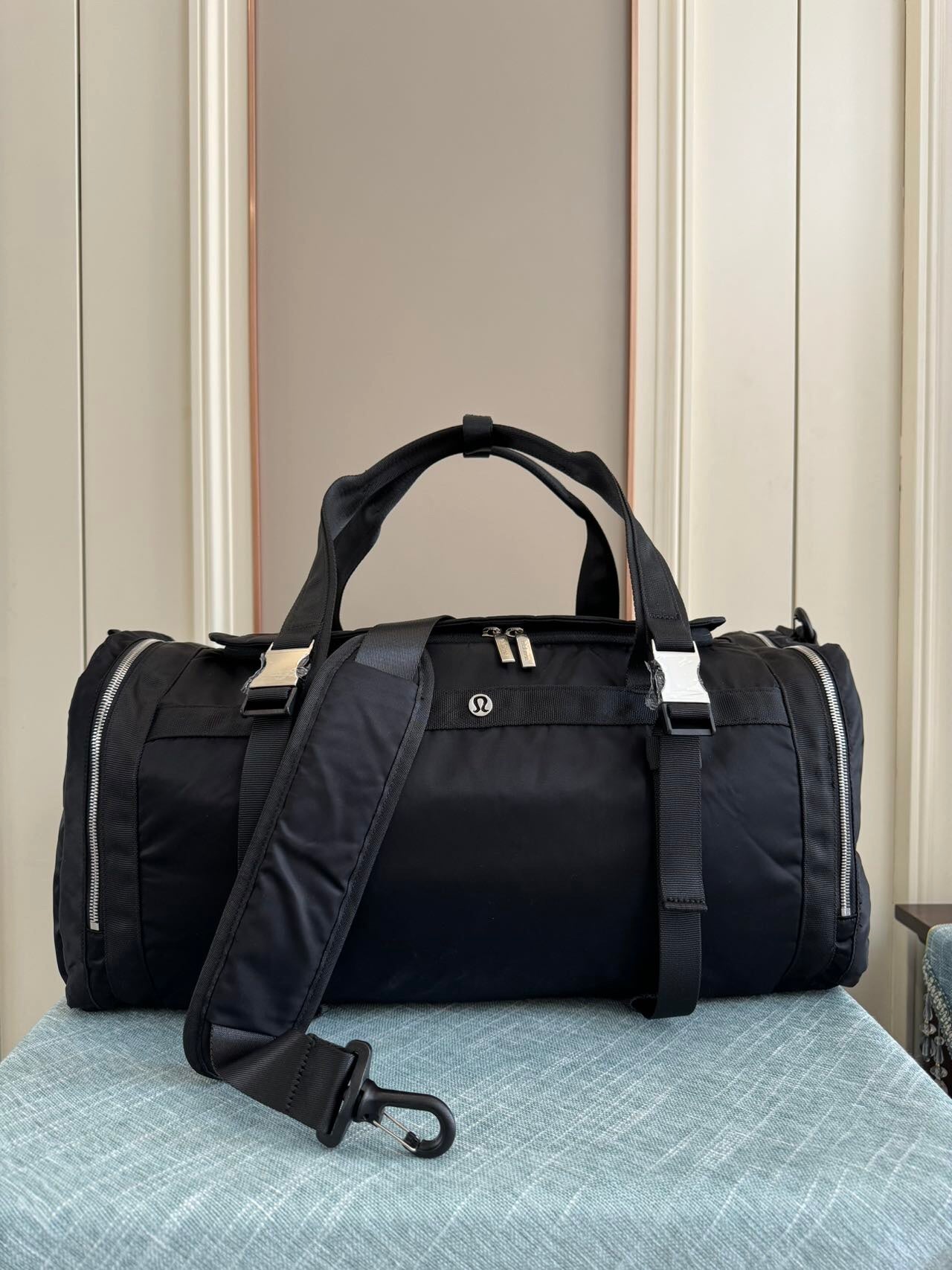 Lululemon Wunderlust Weekender Bag 48L