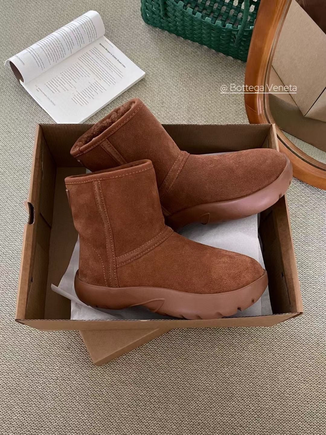 UGG BOOTs