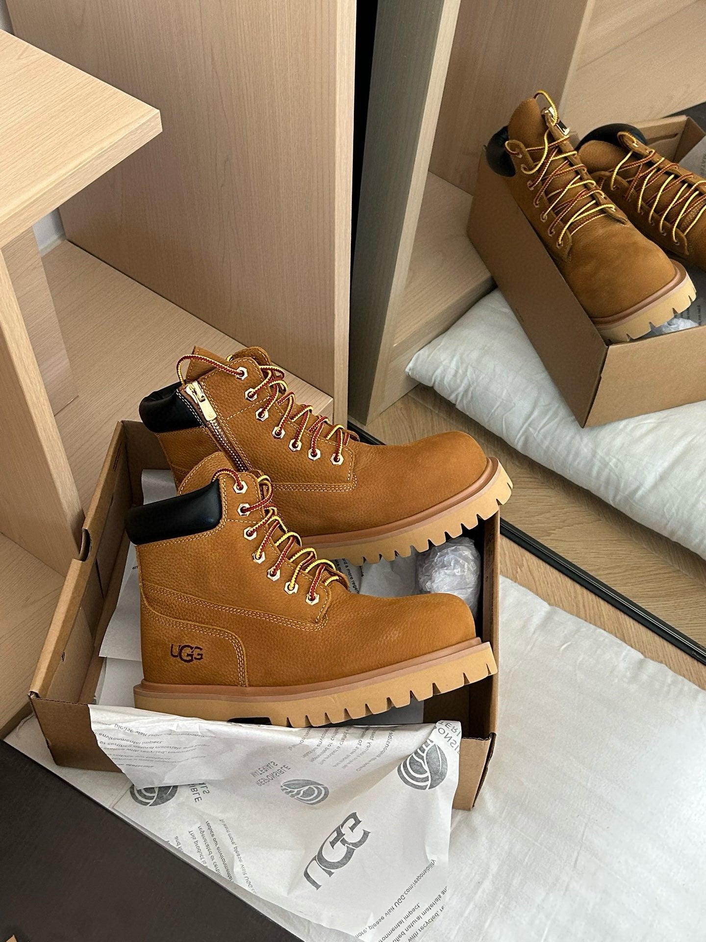 Men's Ugg Shoes Euro size from 40 to 44