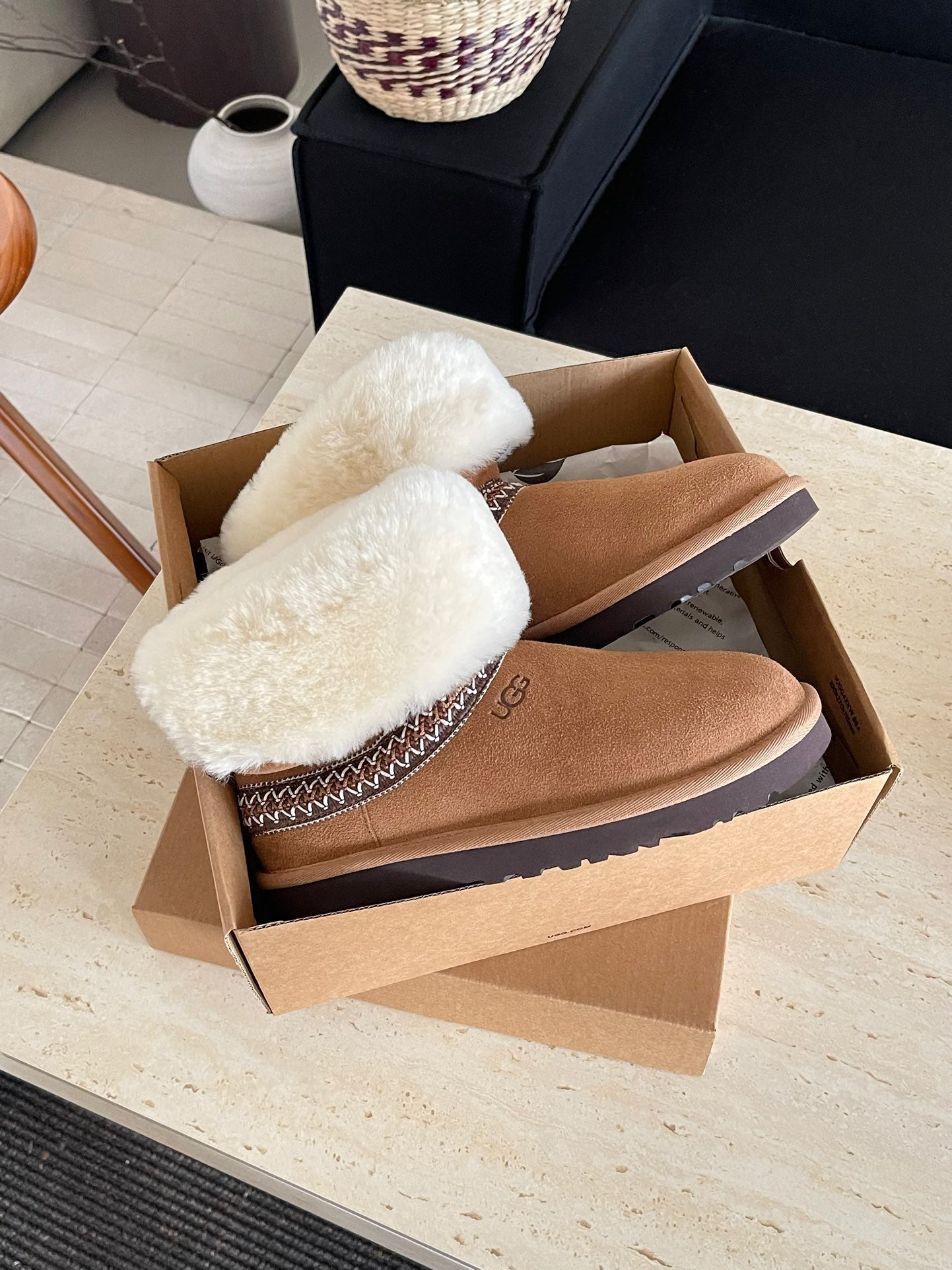 UGG BOOTS