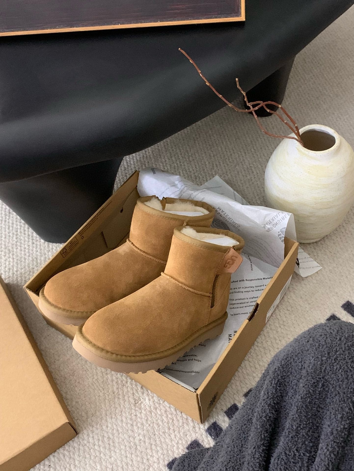 UGG BOOTS