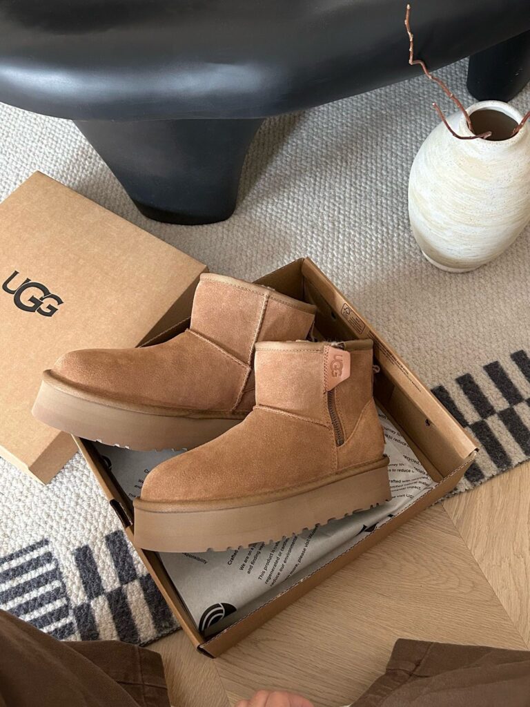 UGG BOOTS