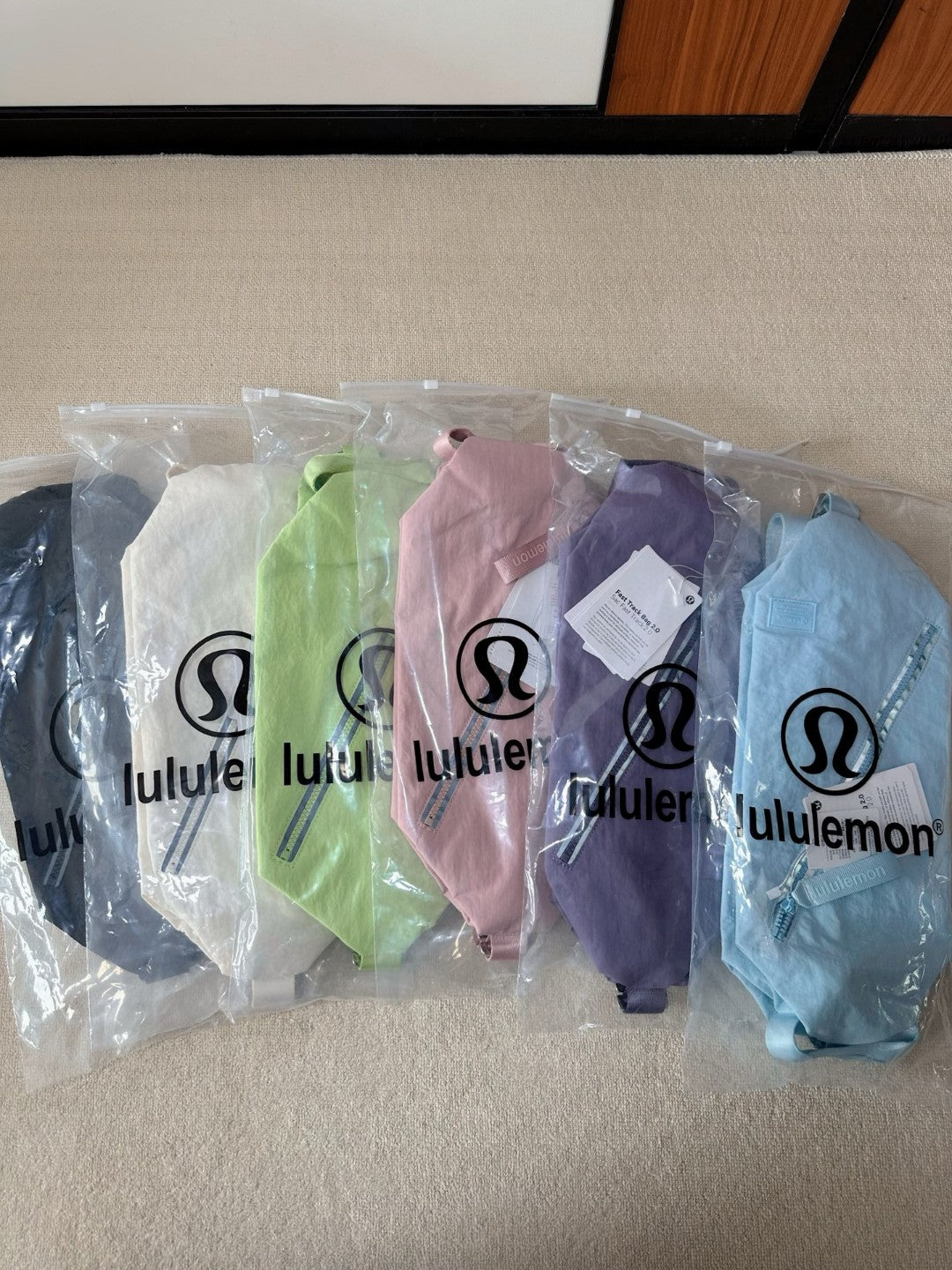 Lululemon Fast Track Bag 10L 30x16 x16 cm