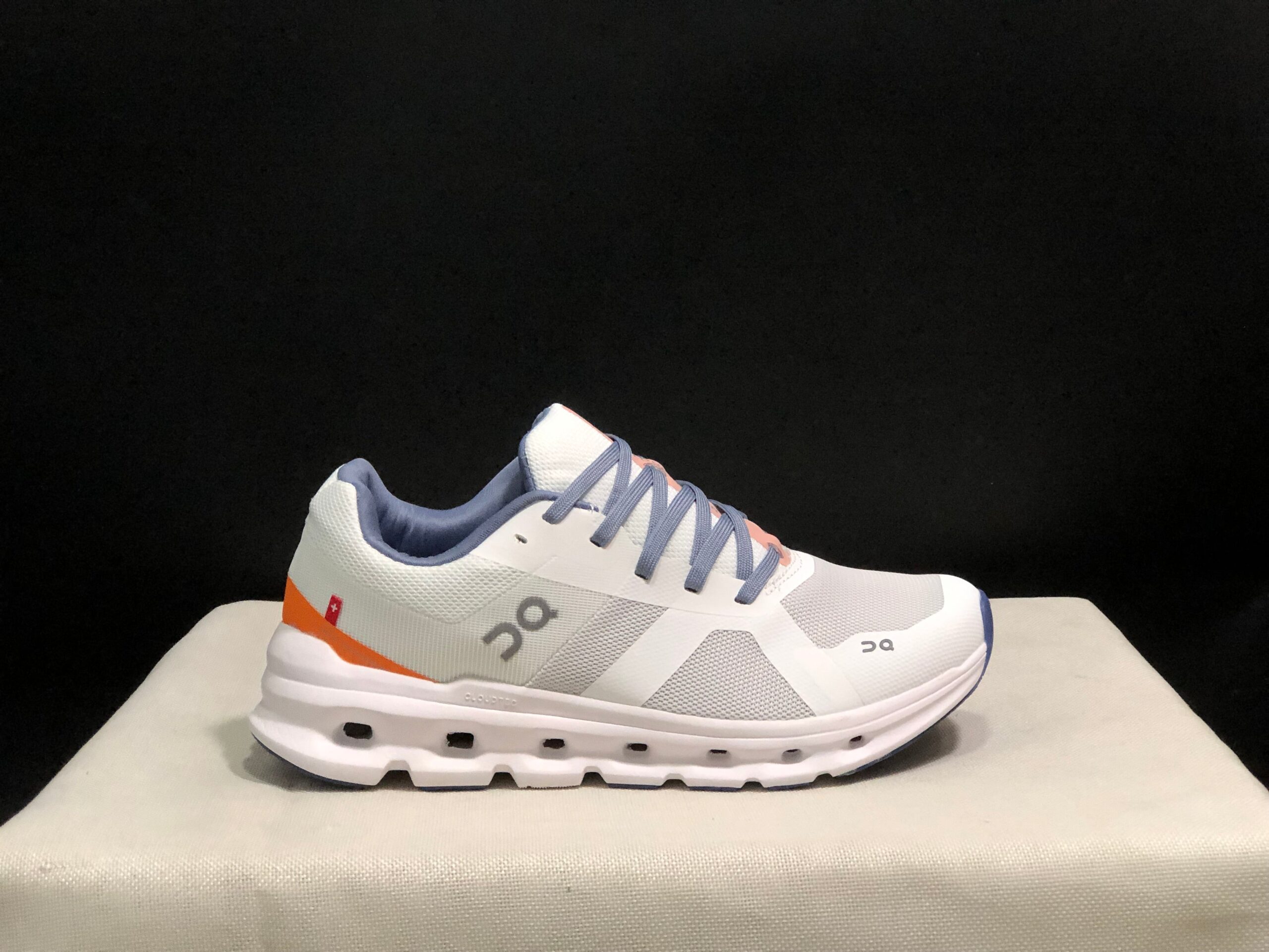 On Running shoes inspired Cloudrunner