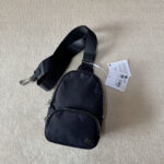 Lululemon Everywhere Small Sling Bag