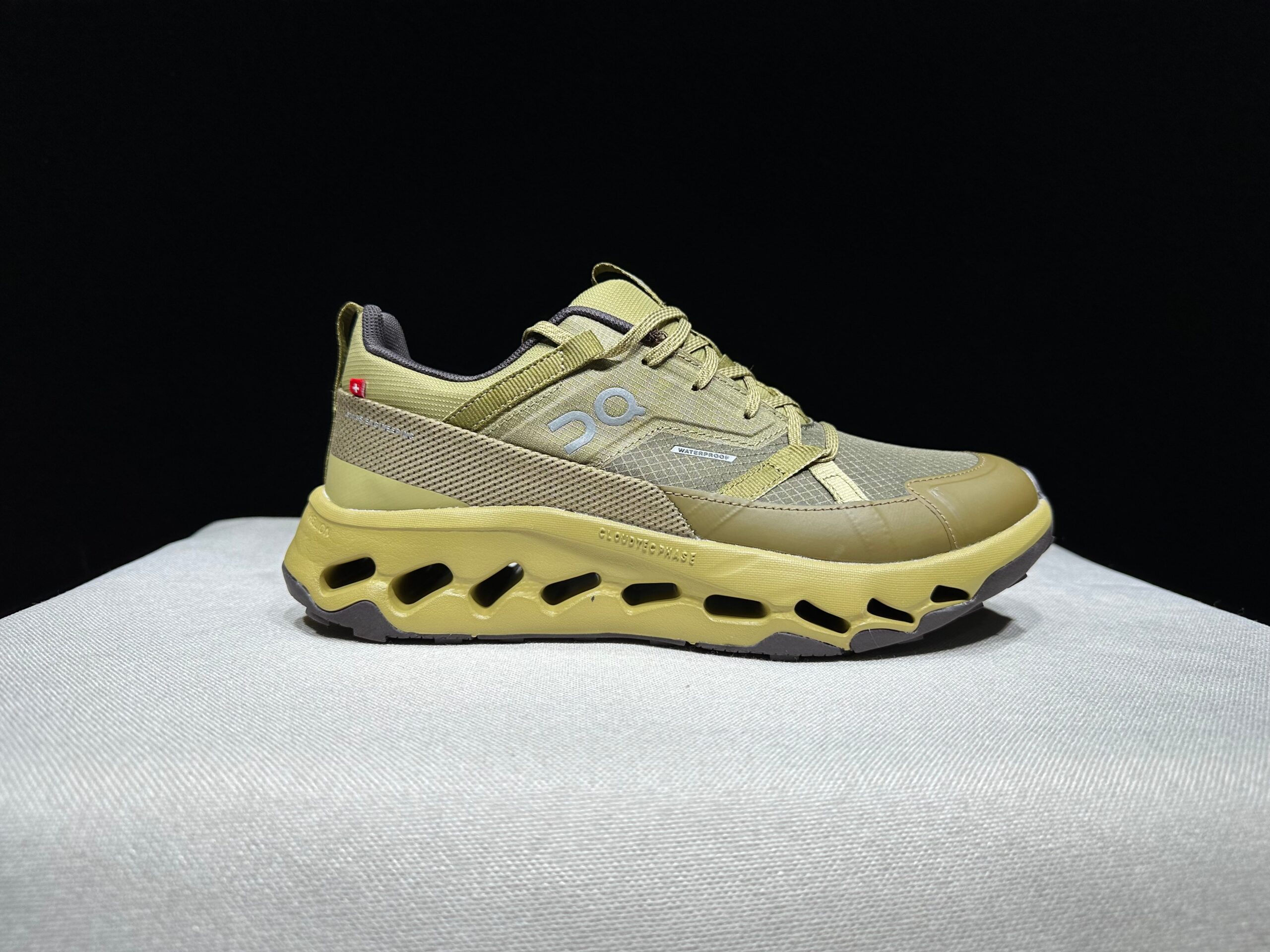 On Running shoes inspired Cloudhorizon