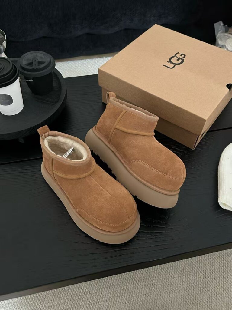 UGG BOOTS